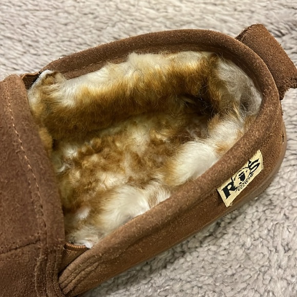 RJS Fuzzies Sheepskin Slippers House Shoes brown Mens Size 8 main image 13